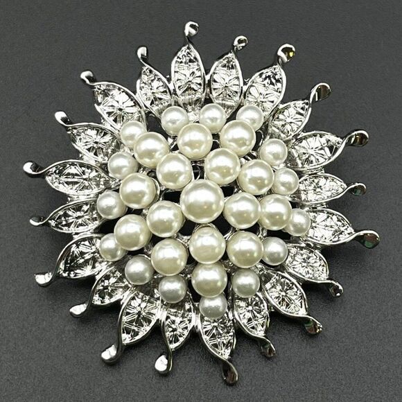 Silver with White Pearl Round Sunflower Vintage Style Pin Back Brooch - Picture 1 of 7
